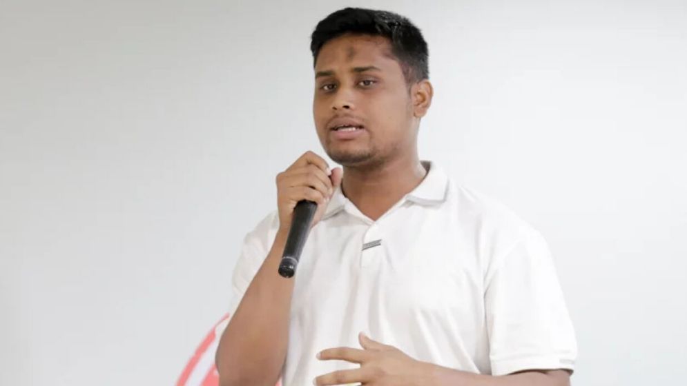 ধানমন্ডি ৩২ নম্বরের বাড়ি নিয়ে হাসনাত আবদুল্লাহর ফেসবুক লাইভ